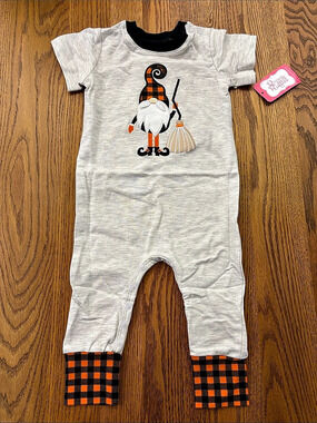 Ric Rac & Ruffles Baby 12M Gnome romper NWT